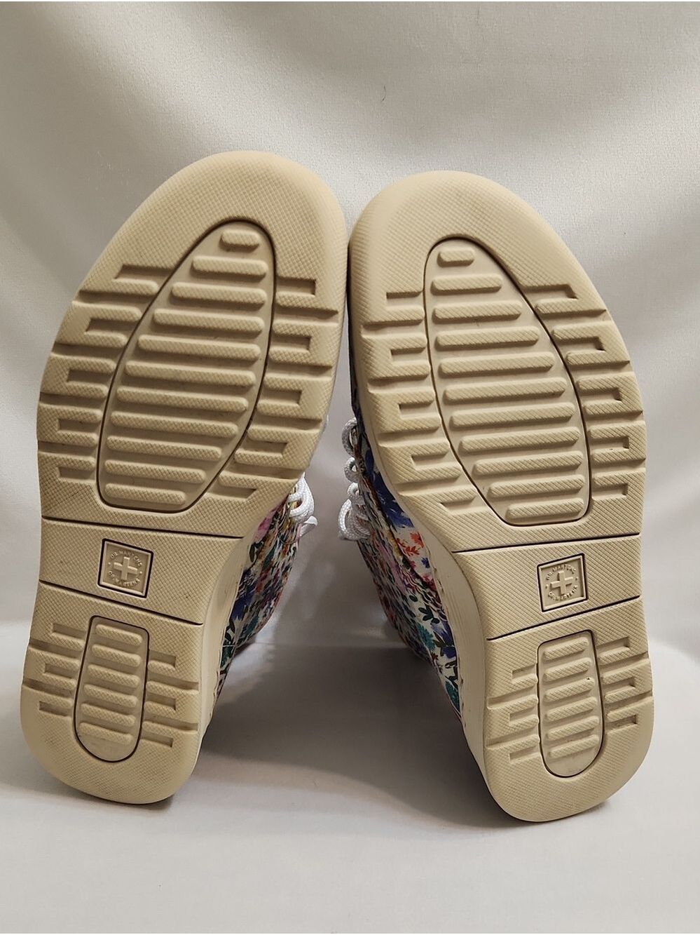 Dr. Martens Newton Wanderlust Floral Multicolored Lace-Up Ankle Boots (Size 7) - Picture 9 of 11